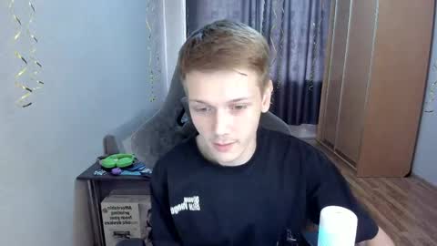 Oliver and Mira online show from 04/22/26, 12:18