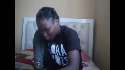 Snapshot of olwami4 chatting on 12/16/25, 02:22 olwami4 online show from 12/16/25, 02:22