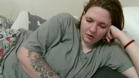 Snapshot of olyaandnetty chatting on 03/07/25, 07:05 OlyaAndNetty online show from 03/07/25, 07:05