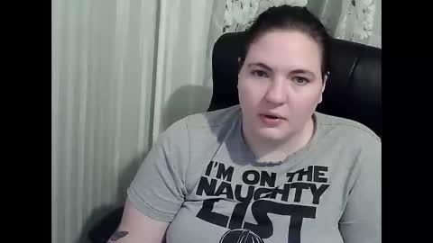 Snapshot of olyaandnetty chatting on 10/11/25, 04:16 OlyaAndNetty online show from 10/11/25, 04:16