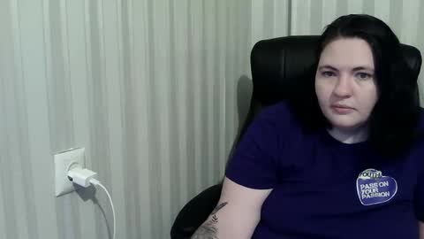 Snapshot of olyaandnetty chatting on 10/29/25, 07:48 OlyaAndNetty online show from 10/29/25, 07:48