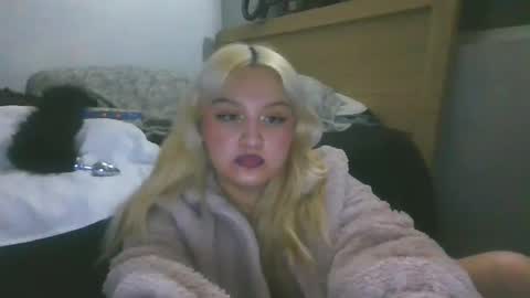 omathena11_11 online show from 01/11/25, 09:47