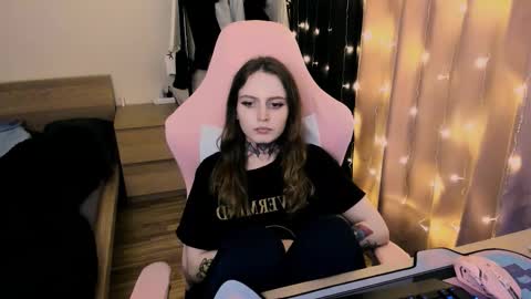 Snapshot of on_yxxx chatting on 09/15/25, 07:58 on_yxxx online show from 09/15/25, 07:58