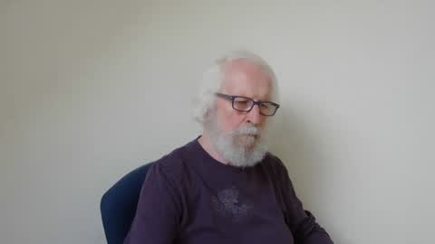 Snapshot of onanister chatting on 01/15/25, 01:20 Somewhere over the rainbow online show from 01/15/25, 01:20