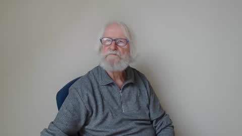 Snapshot of onanister chatting on 01/17/25, 01:56 Somewhere over the rainbow online show from 01/17/25, 01:56