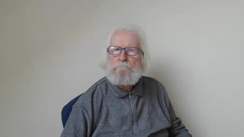 Snapshot of onanister chatting on 01/25/25, 12:47 Somewhere over the rainbow online show from 01/25/25, 12:47