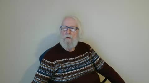 Snapshot of onanister chatting on 02/02/25, 07:52 Somewhere over the rainbow online show from 02/02/25, 07:52