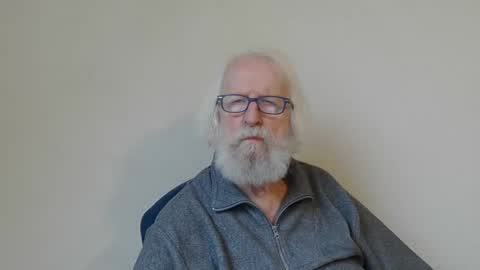 Snapshot of onanister chatting on 02/23/25, 08:06 Somewhere over the rainbow online show from 02/23/25, 08:06