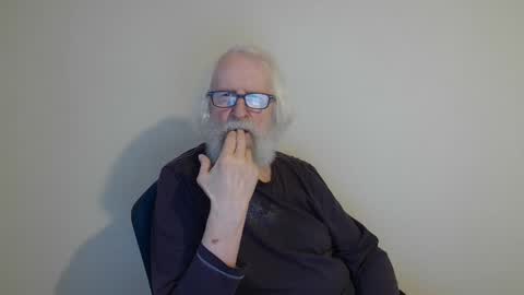 Snapshot of onanister chatting on 03/10/25, 06:16 Somewhere over the rainbow online show from 03/10/25, 06:16