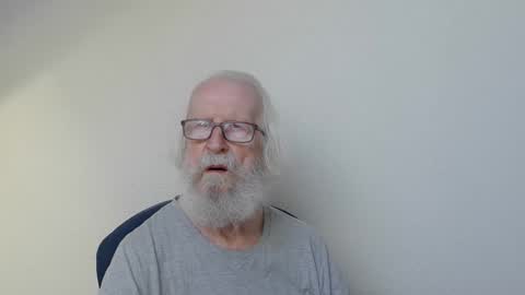 Snapshot of onanister chatting on 09/18/25, 07:21 Somewhere over the rainbow online show from 09/18/25, 07:21