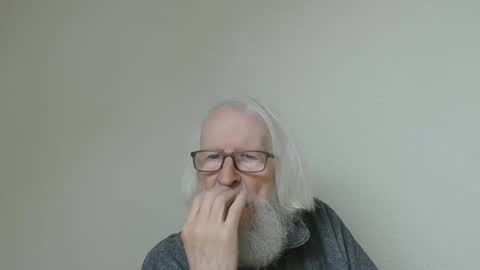 Snapshot of onanister chatting on 11/13/25, 08:02 Somewhere over the rainbow online show from 11/13/25, 08:02