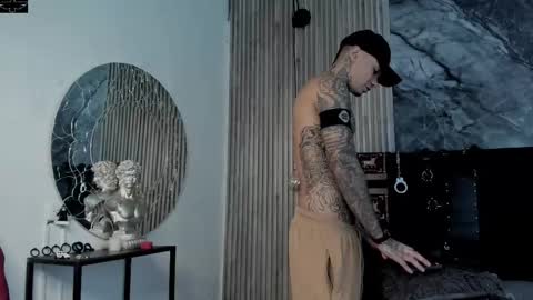 Snapshot of onceagain97_ chatting on 10/05/25, 07:23 ... online show from 10/05/25, 07:23