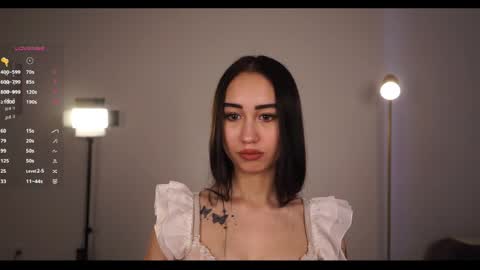 Snapshot of one_step_closer chatting on 05/19/26, 10:32 Mia online show from 05/19/26, 10:32