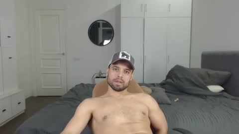 onebestlover online show from 02/26/25, 08:11