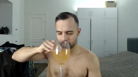 onebestlover online show from 03/25/26, 09:04