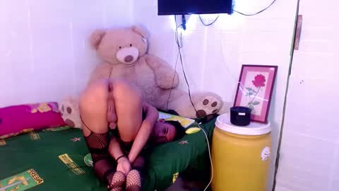 Snapshot of onebigloadxxx chatting on 03/11/25, 04:54 Wyn Will serve you and be your slave online show from 03/11/25, 04:54