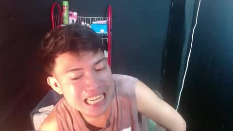 Snapshot of onebigloadxxx chatting on 11/19/25, 08:14 Wyn Will serve you and be your slave online show from 11/19/25, 08:14