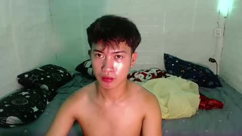 Snapshot of onebigloadxxx chatting on 11/25/25, 04:29 Wyn Will serve you and be your slave online show from 11/25/25, 04:29