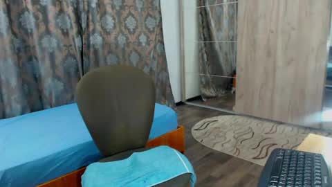 oneboy1x1 online show from 04/16/26, 05:14