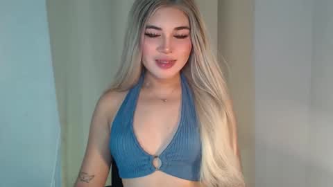 Snapshot of onegreattransdiva chatting on 09/25/25, 07:34 Goddess Rhiane online show from 09/25/25, 07:34