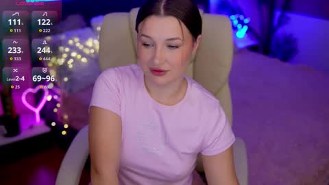 Snapshot of onelaya chatting on 12/03/25, 11:08 L A Y A online show from 12/03/25, 11:08