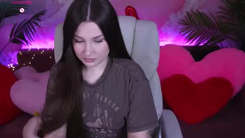 L A Y A online show from 02/15/26, 02:03