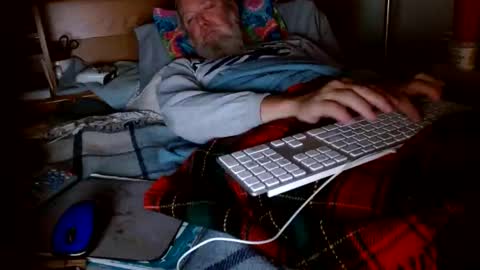 Snapshot of onemattu chatting on 11/24/25, 08:03 Mattu online show from 11/24/25, 08:03