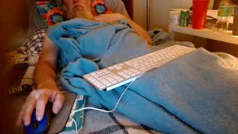 Snapshot of onemattu chatting on 12/14/25, 07:14 Mattu online show from 12/14/25, 07:14