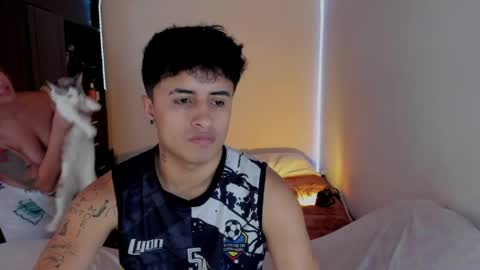 Snapshot of onemore_cum chatting on 04/22/26, 02:51 YIN MIGUEL online show from 04/22/26, 02:51
