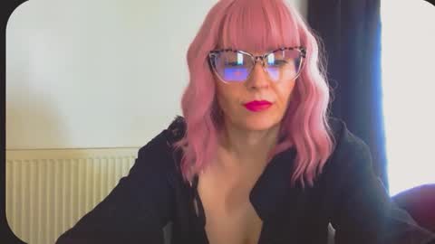 Snapshot of onemoreblonde chatting on 04/16/26, 10:27 Nicol online show from 04/16/26, 10:27