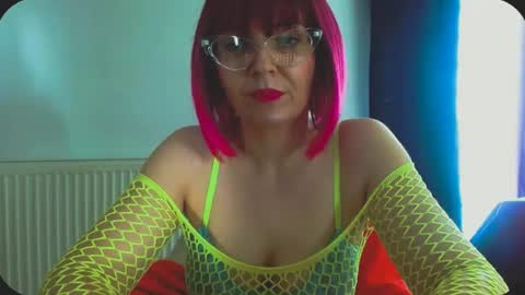 Snapshot of onemoreblonde chatting on 06/25/26, 10:53 Nicol online show from 06/25/26, 10:53