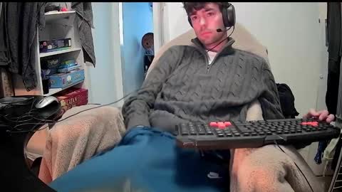 Snapshot of onesieboyx chatting on 02/18/25, 07:54 onesieboyx online show from 02/18/25, 07:54