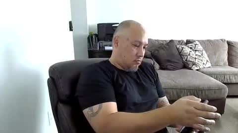 onetreehill1976 online show from 03/25/26, 05:41