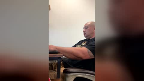 onetreehill1976 online show from 04/15/26, 05:42