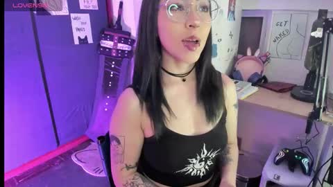 oni_dakotta online show from 09/29/25, 10:42