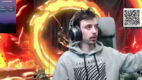 Snapshot of oni_hoshi chatting on 02/24/25, 07:41 Oni hoshi online show from 02/24/25, 07:41