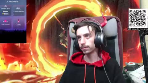 Snapshot of oni_hoshi chatting on 03/09/25, 02:32 Oni hoshi online show from 03/09/25, 02:32