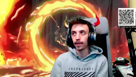 Snapshot of oni_hoshi chatting on 03/11/25, 06:41 Oni hoshi online show from 03/11/25, 06:41