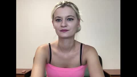 Snapshot of onika_cox chatting on 09/10/25, 10:10 Onika online show from 09/10/25, 10:10