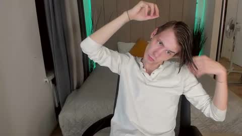 Erick  online show from 03/12/25, 06:44