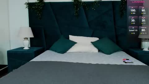 Erick  online show from 11/24/25, 06:07