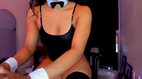 Snapshot of only_pammela chatting on 10/19/25, 11:27 misssaray official online show from 10/19/25, 11:27