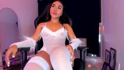 Snapshot of only_pammela chatting on 11/04/25, 11:59 misssaray official online show from 11/04/25, 11:59