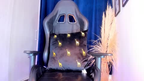 Snapshot of only_pammela chatting on 01/12/26, 09:53 misssaray official online show from 01/12/26, 09:53