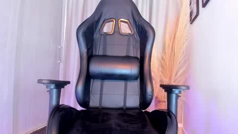 Snapshot of only_pammela chatting on 02/16/26, 10:28 misssaray official online show from 02/16/26, 10:28