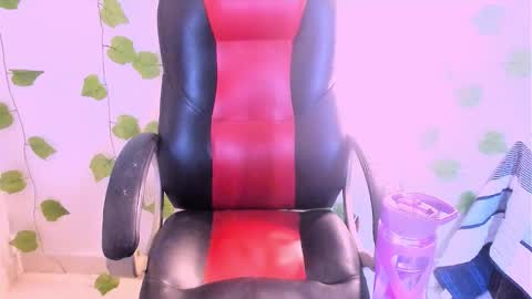 only_sarah1 online show from 12/04/25, 10:51