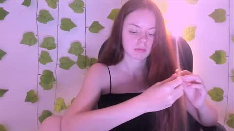 only_sarah1 online show from 12/13/25, 09:09