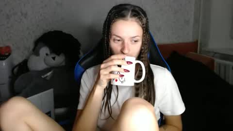 Amalia online show from 10/24/25, 05:42