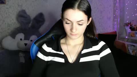 Amalia online show from 12/21/25, 06:48