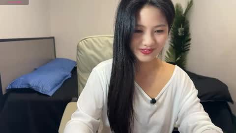 Snapshot of onlylookatu chatting on 04/16/26, 04:52 ku ku online show from 04/16/26, 04:52